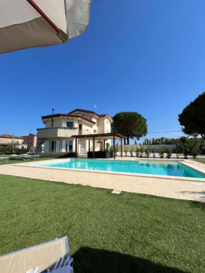 Villa Cangiano B&B and Pool